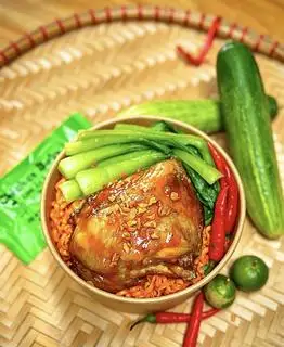 Mì trộn gà sốt bơ tỏi  - 59.999 ₫ tại Chicken Baby - Cơm Gà & Mì Trộn - Phạm Viết Chánh