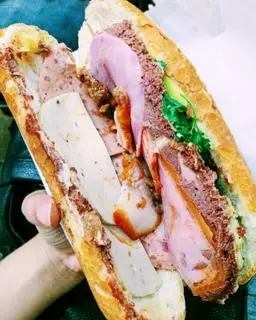 Bánh mì đặc biệt siêu béo ngậy - 55.000 ₫ tại Bánh Mì Phượng Hoàng