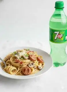 Hình ảnh Combo nui xúc xích thịt xông khói sốt kem + 7Up