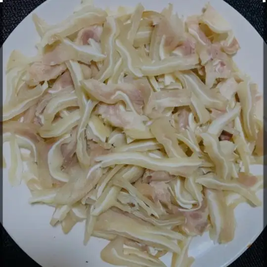Tai heo thêm  - 35.000 ₫ tại Bánh Canh Chả Cá Phan Rang Cô Thảo - Lê Quang Định