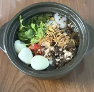 Hình ảnh Bánh Đúc Nóng Thịt Băm Trứng Cút 