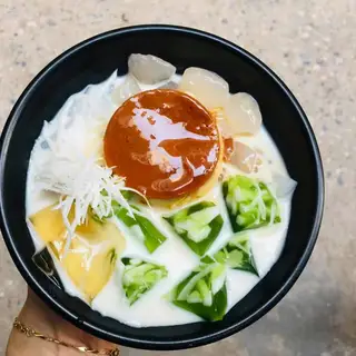 Hình ảnh Chè dừa non caramel hạt đác