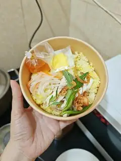 Hình ảnh Cơm gà xé sốt bơ béo (Phần nhỏ)