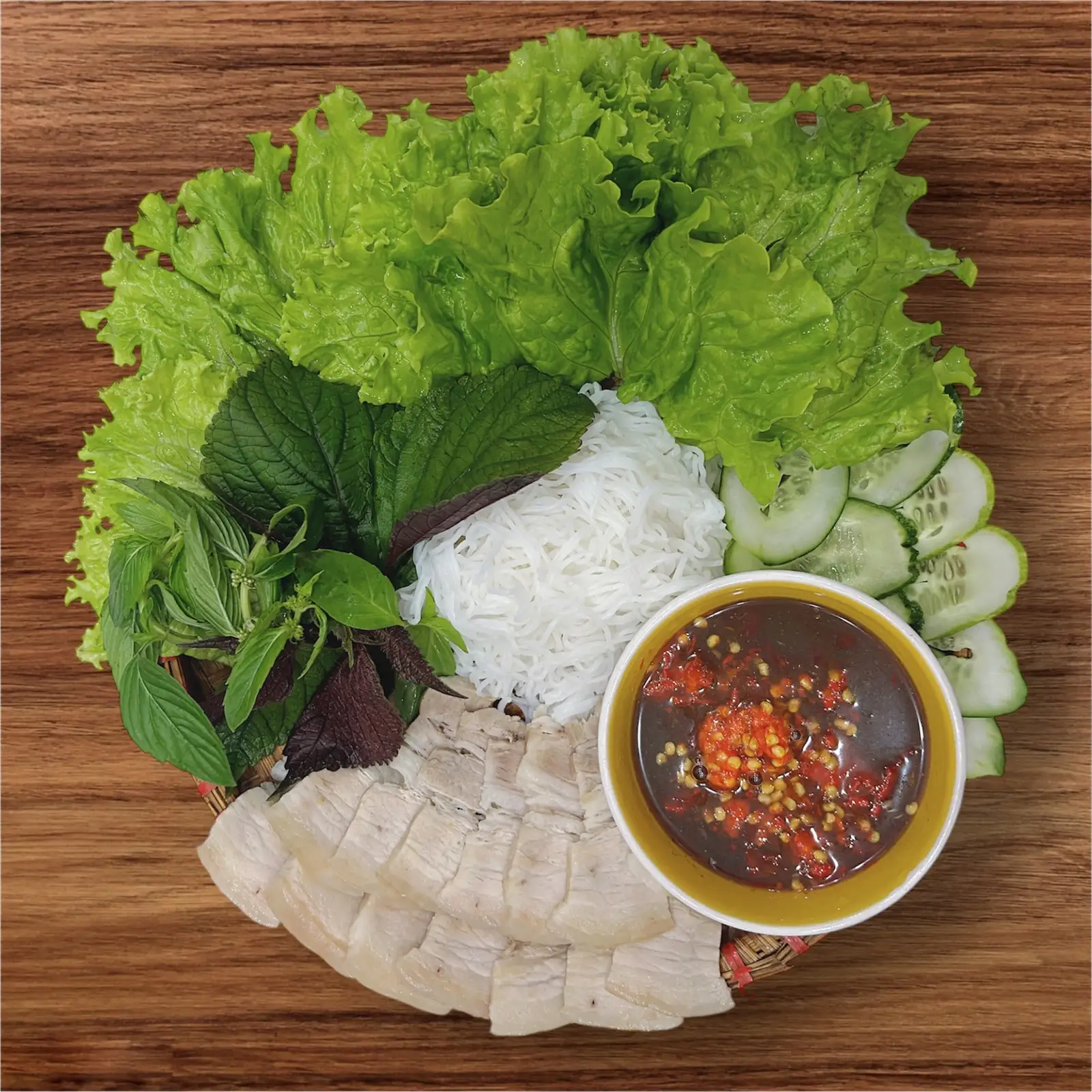 Thịt luộc cuốn bánh tráng mắm nêm - 89.000 ₫ tại Nem Nướng Bà Duyên - Món Ngon & Ẩm Thực Miền Trung - Võ Văn Tần