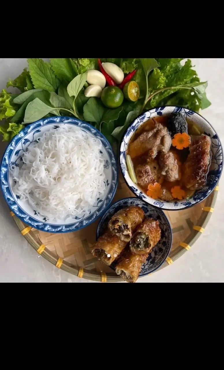 Bún chả đặc biệt + trà tắc  - 89.000 ₫ tại Bún Chả Hà Nội -  Đường 147