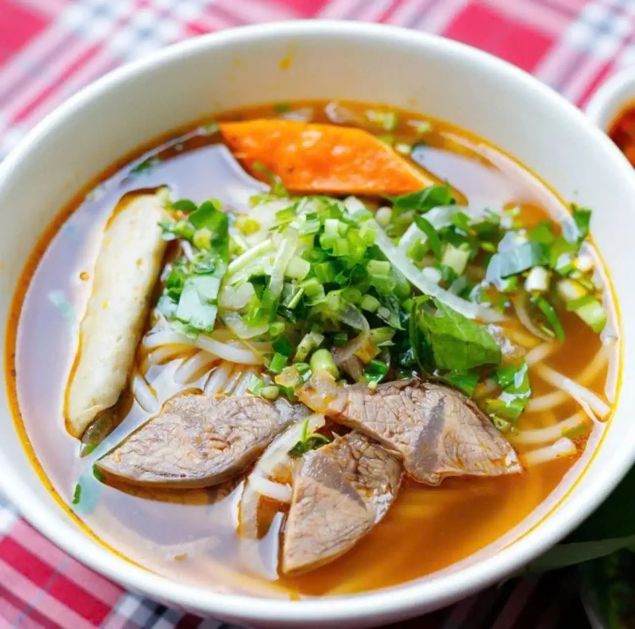 Bún nạm - chả - 67.000 ₫ tại Bún Bò Huế 39 - Rạch Bùng Binh