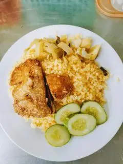 Hình ảnh Cơm chiên ức gà xối mỡ