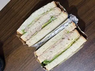 Hình ảnh Sandwich Tuna Mayo