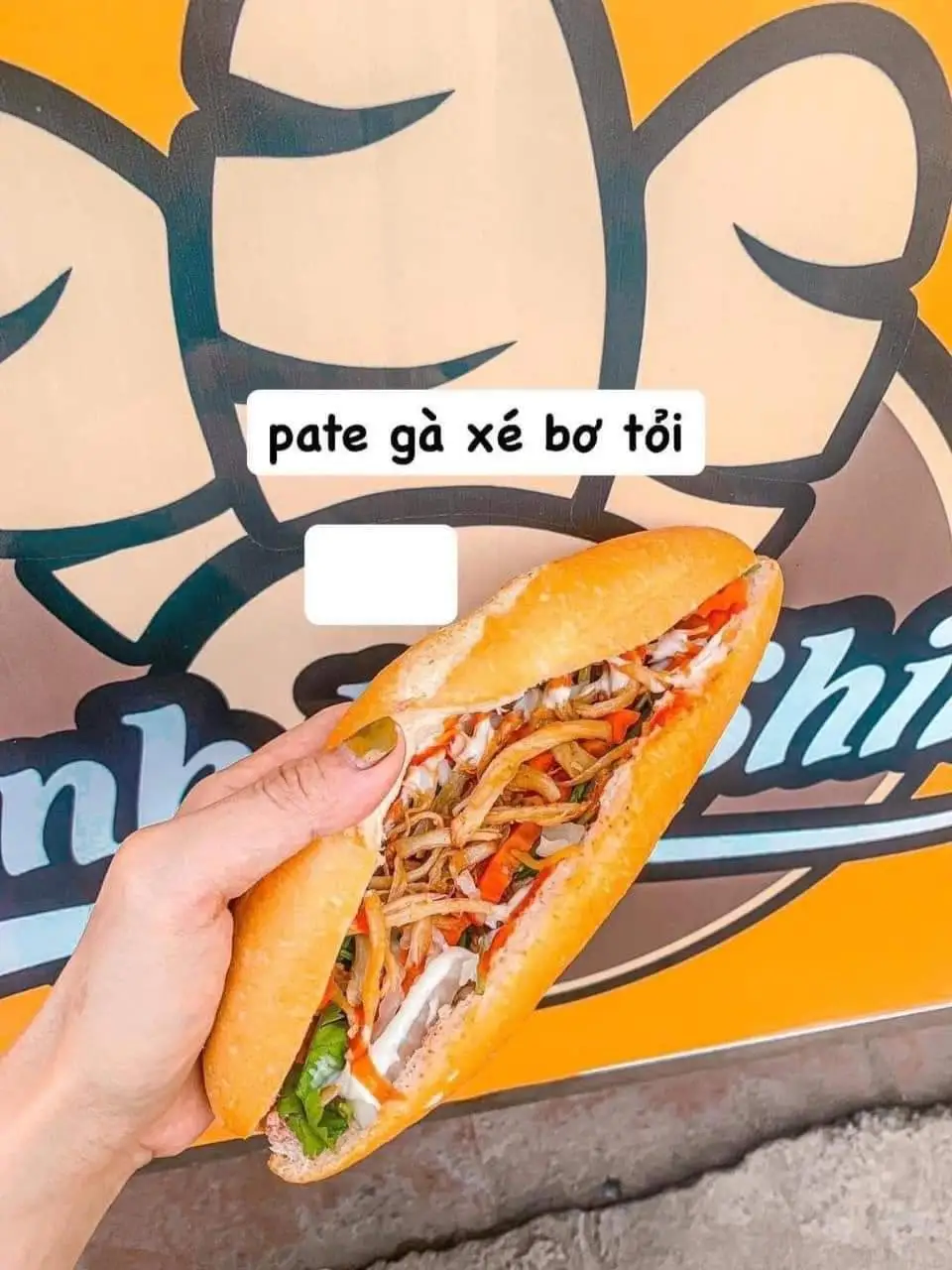 Hình ảnh Bánh mì pate gà xé bơ tỏi