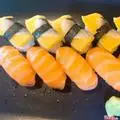 Hình ảnh Sushi cá hồi - Cá trích