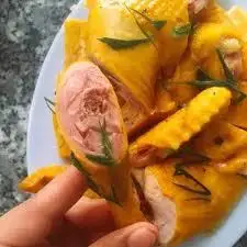 Hình ảnh Gà ủ muối cả con kèm nước chấm nhà làm siêu ngon