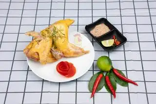 Hình ảnh Gà Tươi Luộc - 1 con gà