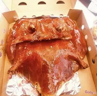 Hình ảnh ( Hộp Giấy ) 1 Con vịt quay da giòn không chặt