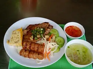 Cơm sườn nem nướng chả  - 90.000 ₫ tại Bún Thịt Nướng Ngọc Lan - Nguyễn Thần Hiến
