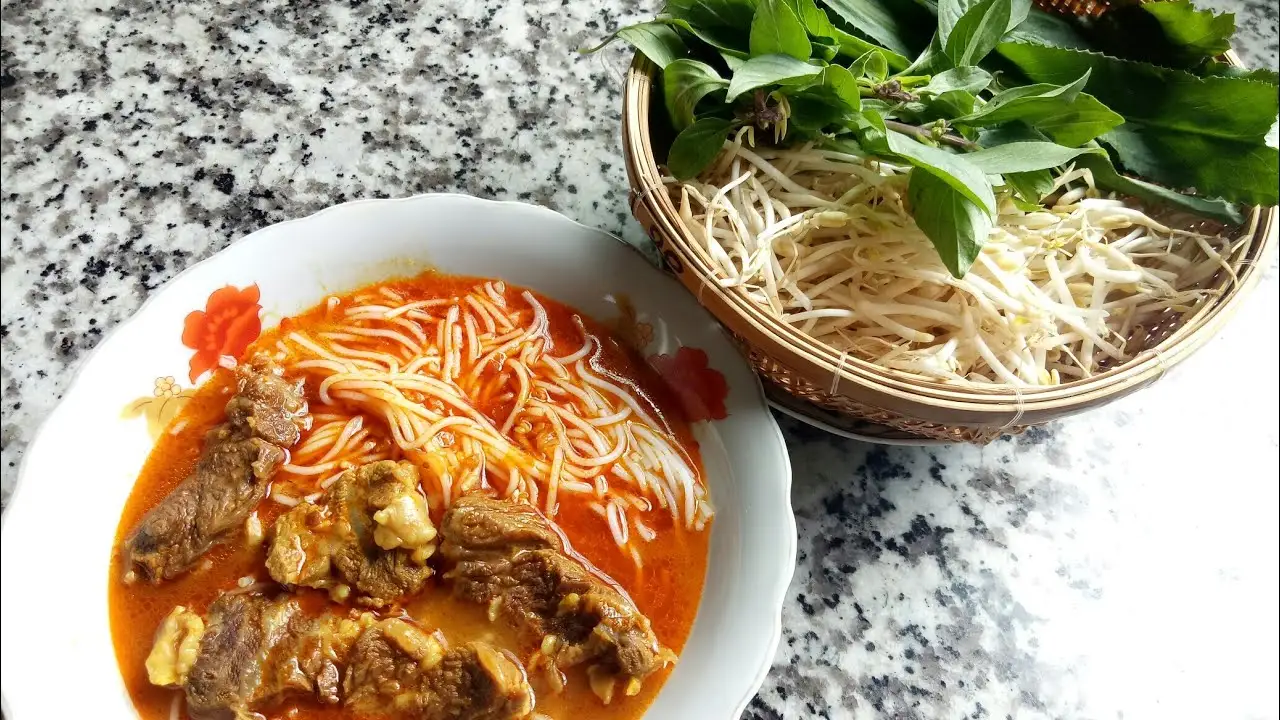 Bún Bò Cay Bạc Liêu - 70.000 ₫ tại Quán Việt Thái - Bún Bò Cay Bạc Liêu & Lẩu Vịt Nấu Chao - Điện Biên Phủ