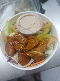 Cơm gà katuri - 50.000 ₫ tại Salad Poki Katuri