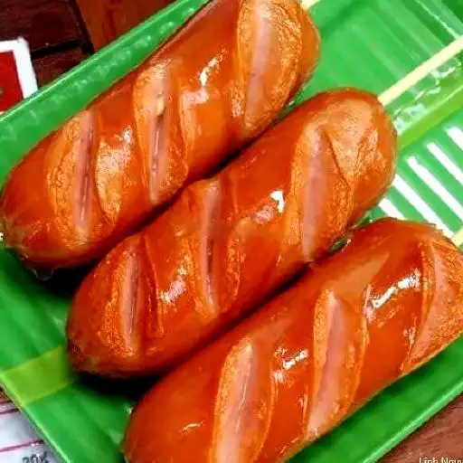 Xúc xích - 17.000 ₫ tại Larva - Mì Cay & Ăn Vặt - Tân Kỳ Tân Quý