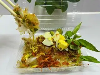 Bánh tráng trộn - 35.000 ₫ tại Bánh Tráng & Nước Giải Khát - X2 - Tôn Thất Thuyết