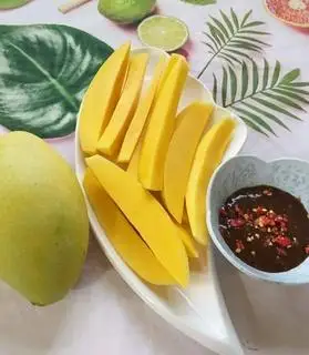 Xoài keo - mắm ruốc - 350gr - 37.000 ₫ tại Trái Cây Tươi Meo Fruits - Điện Biên Phủ