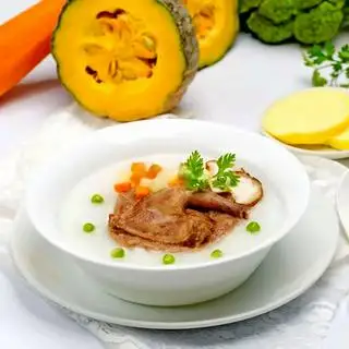 Hình ảnh Cháo cút táo đỏ