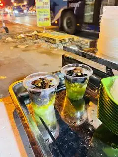 Hình ảnh Chè xanh đen đỏ