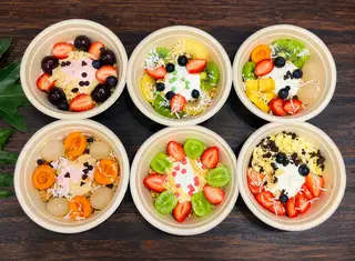 Hình ảnh Sữa chua Hy Lạp mix trái cây (tô)