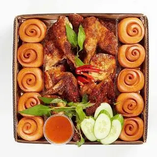 Hình ảnh Gà Quay Bánh Bao 