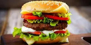 Hamburger Bò - Trứng - 35.000 ₫ tại Bánh Mì Hà Nội - Nguyễn Thị Định