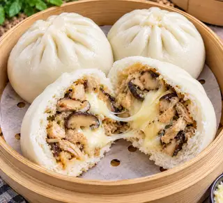 Hình ảnh Bánh bao gà nấm phô mai