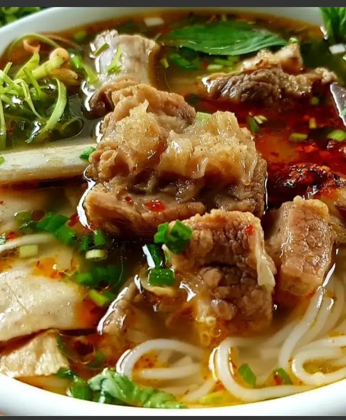 Hình ảnh Bún lòng bò- chả cua - nạm