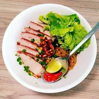 Hủ tiếu khô xá xíu - 60.000 ₫ tại Tí Nị Quán - Hủ Tiếu, Mì Tàu & Mì Vịt Tiềm - Nguyễn Đình Chính
