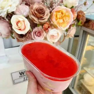Hình ảnh Bánh Mousse Dâu Tây Sữa Chua