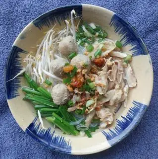 Hủ tiếu gà xé bò viên - 64.000 ₫ tại Hủ Tiếu Gõ Cô Hòa - Đường 6E