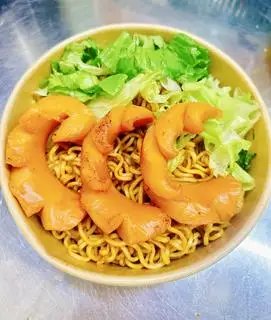 Hình ảnh Mì trộn xúc xích