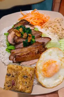 Hình ảnh Cơm tấm má heo đặc biệt