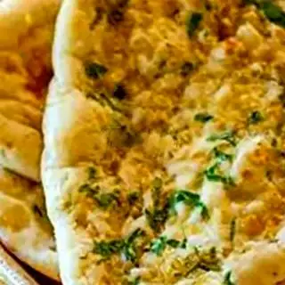 Garlic naan - 40.000 ₫ tại Kolkatta Indian Restaurant - Nguyễn Thị Minh Khai