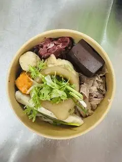 Hình ảnh bún bò huế đặc biệt không móng