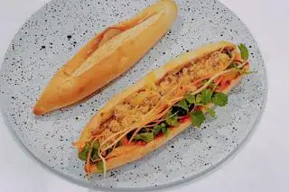 BÁNH MÌ GÀ  - 39.000 ₫ tại Bánh Mì Thuyền Hội An - Nguyễn Văn Linh