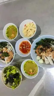 Hình ảnh bánh đa trộn, bún trộn.