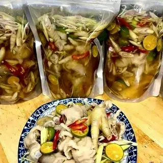 Hình ảnh Chân gà sả tắc size lớn