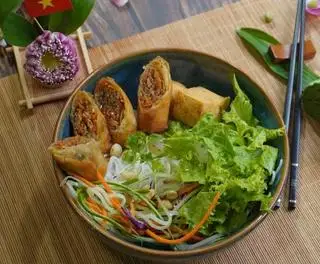 Bún chả giò chay - spring roll vermicelli - 59.000 ₫ tại Nhà Hàng Chay Xanh - Nguyễn Trọng Tuyển