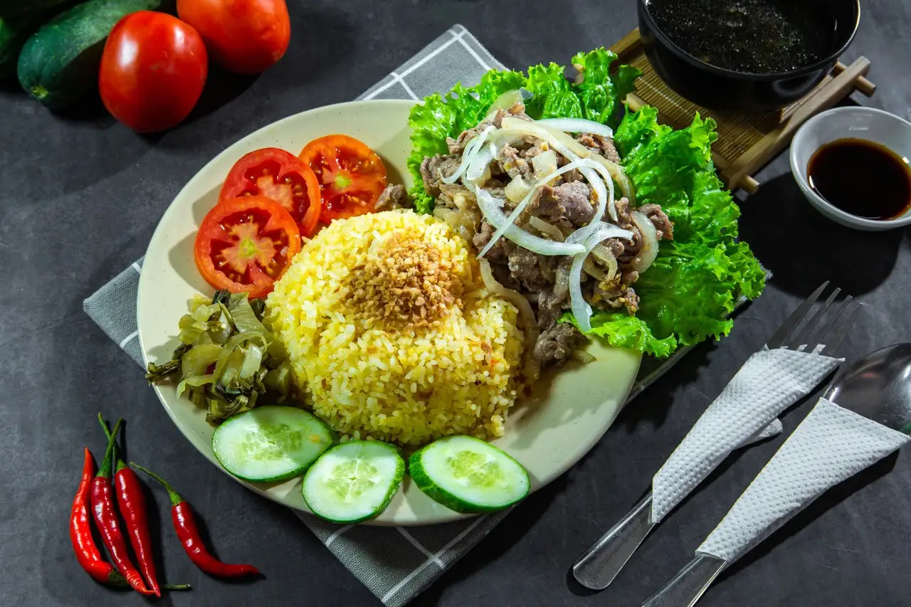 Hình ảnh Cơm Rang Thố Bò Xào