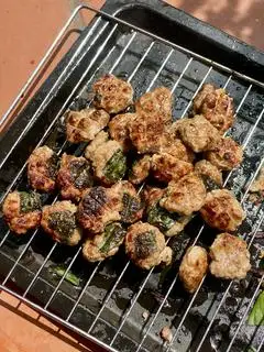 Hình ảnh Chả băm thêm