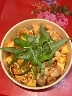 Hình ảnh Combo GÀ Thái 2 kèm 1 trà tắc | 3-4 người ăn