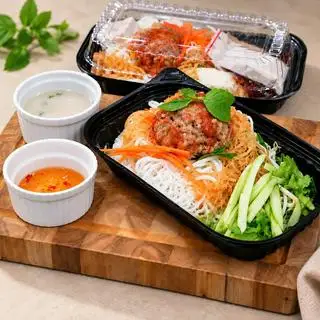 Hình ảnh Bánh Tằm Bì Thịt Cô Liên + Xíu Mại (Best Seller)