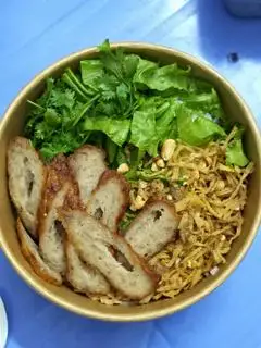 Hình ảnh Bún Trộn Nem Nướng