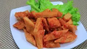 Cơm chả cá sốt cà - 35.500 ₫ tại Cơm Tấm Gia Bảo - Lê Văn Lương