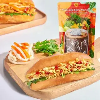 Bánh mì gà rim xé - nước sâm hạt é nha đam - 64.800 ₫ tại Bánh Mì Chim Chạy - Nguyễn Thị Minh Khai