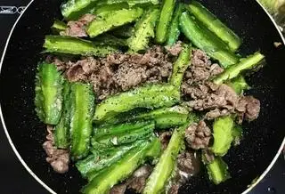 Hình ảnh Đậu rồng xào bò