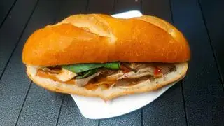 Bánh Mì kẹp Phá Lấu thập cẩm - 40.000 ₫ tại Phá Lấu, Xíu Mại Chén - Cao Thắng 